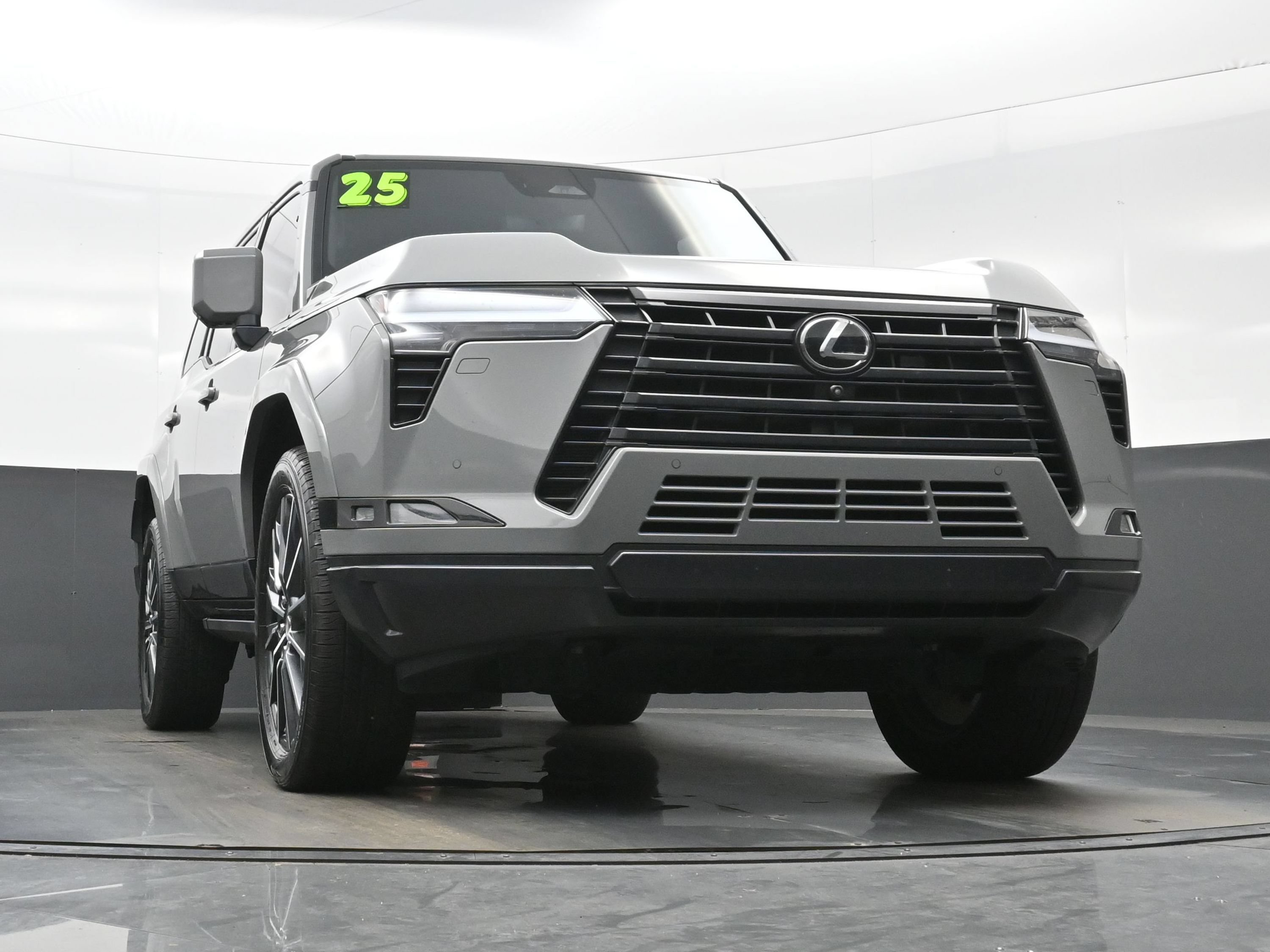Used 2025 Lexus GX 550 w/ Accessory Package (2T) AWD/4WD image 34