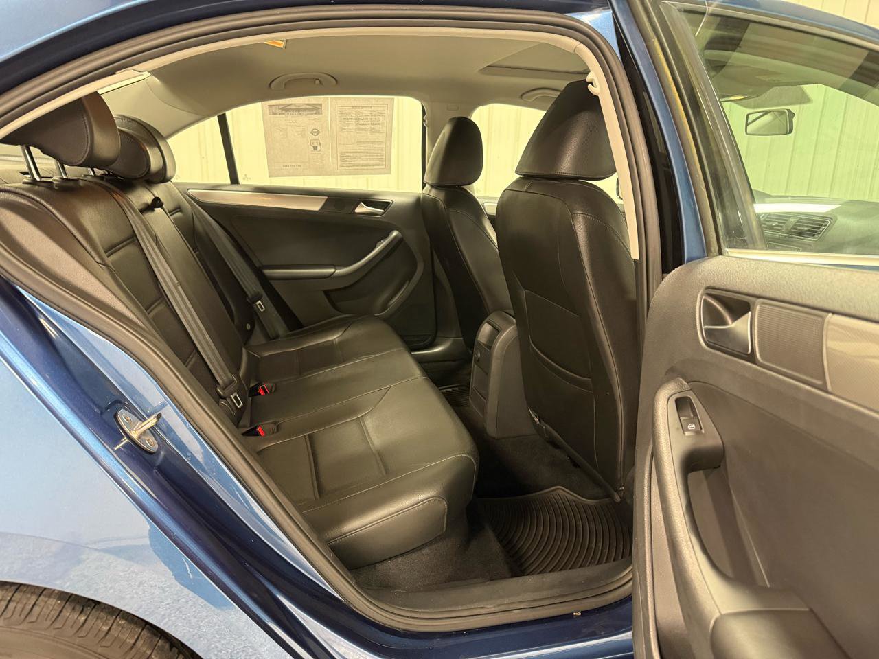 Used 2017 Volkswagen Jetta SE image 10