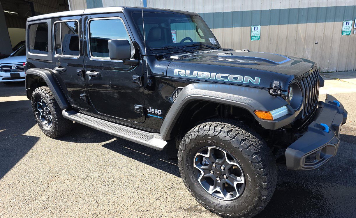 Used 2023 Jeep Wrangler Unlimited Rubicon 4xe image 2
