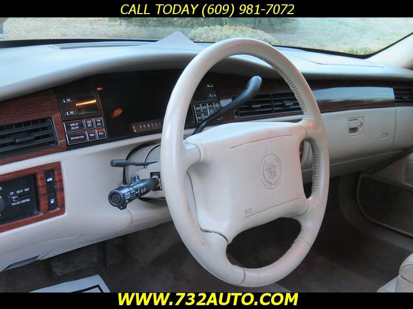 Used 1994 Cadillac De Ville Sedan FWD image 26