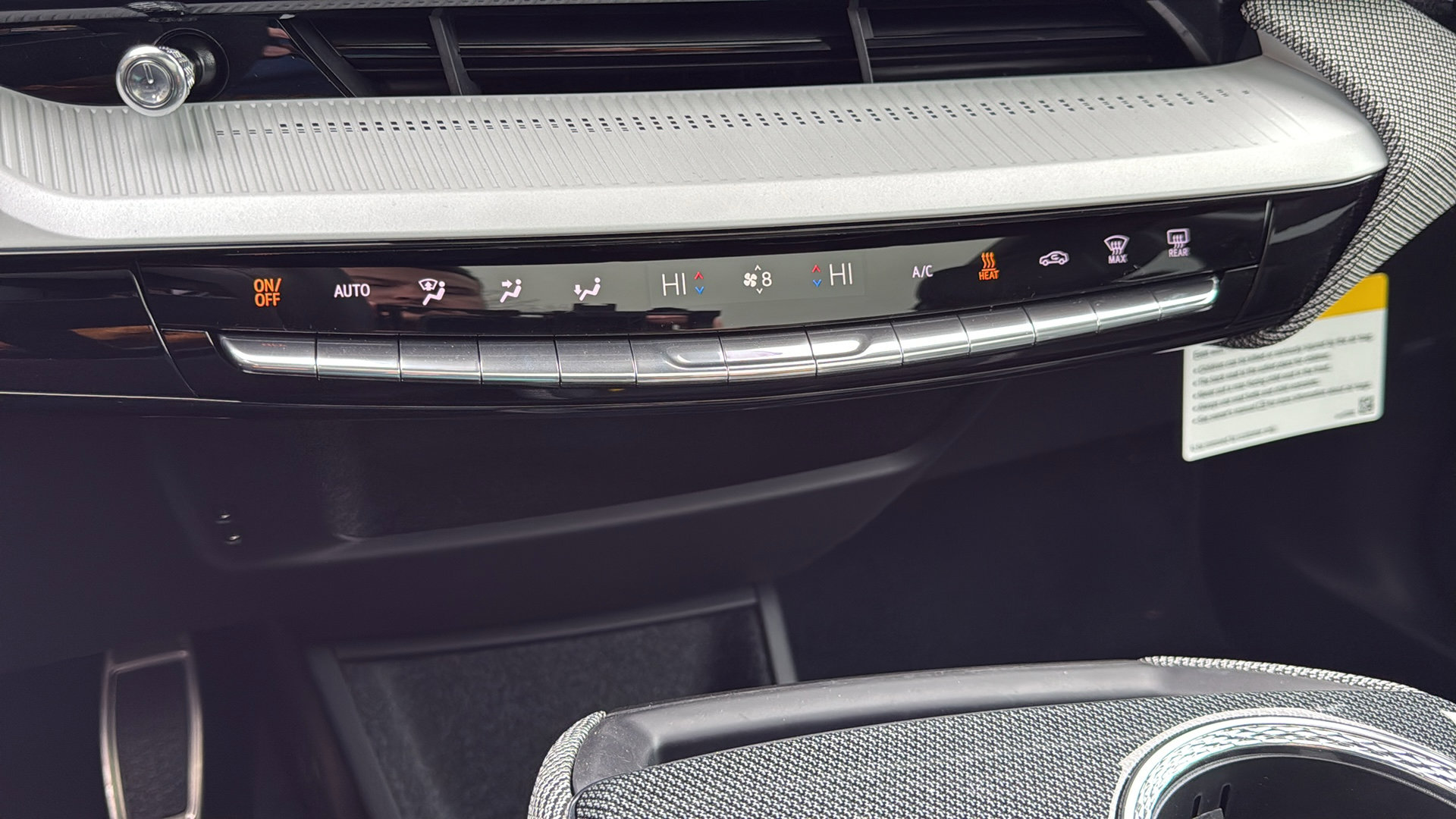 New 2026 Cadillac Optiq Luxury 2 image 21