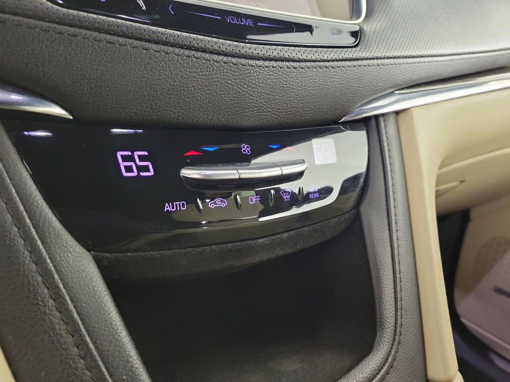 Used 2018 Cadillac XT5 FWD image 26