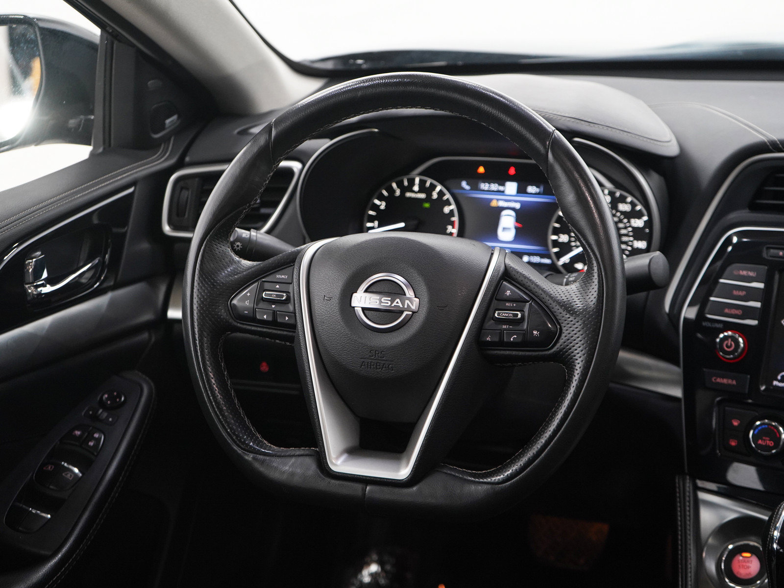 Used 2023 Nissan Maxima SL FWD image 16