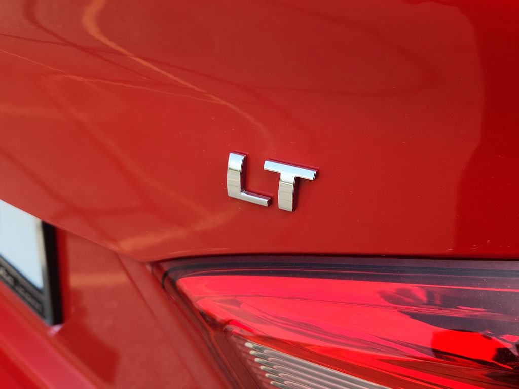 Used 2018 Chevrolet Cruze LT w/ Convenience Package FWD image 13