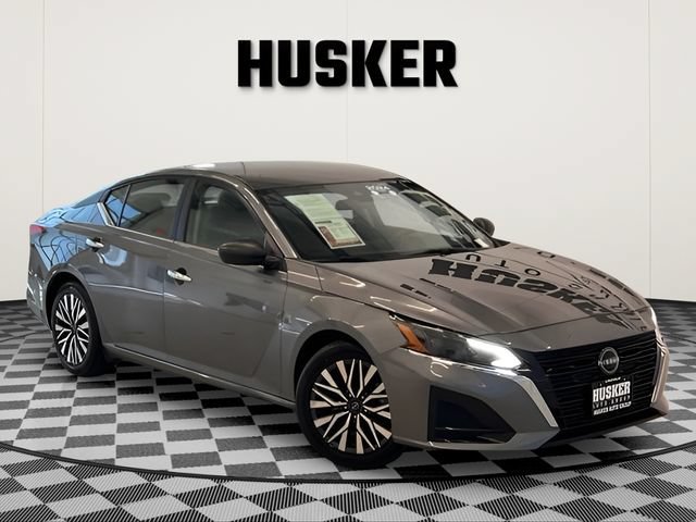 Used 2024 Nissan Altima 2.5 SV