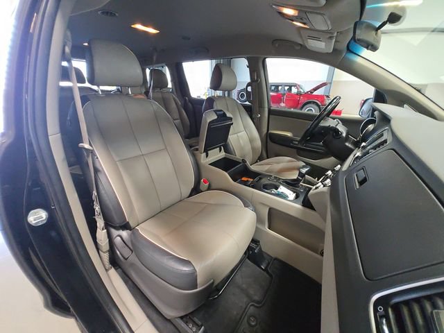 Used 2017 Kia Sedona LX w/ LX Essentials Premium Package FWD image 30