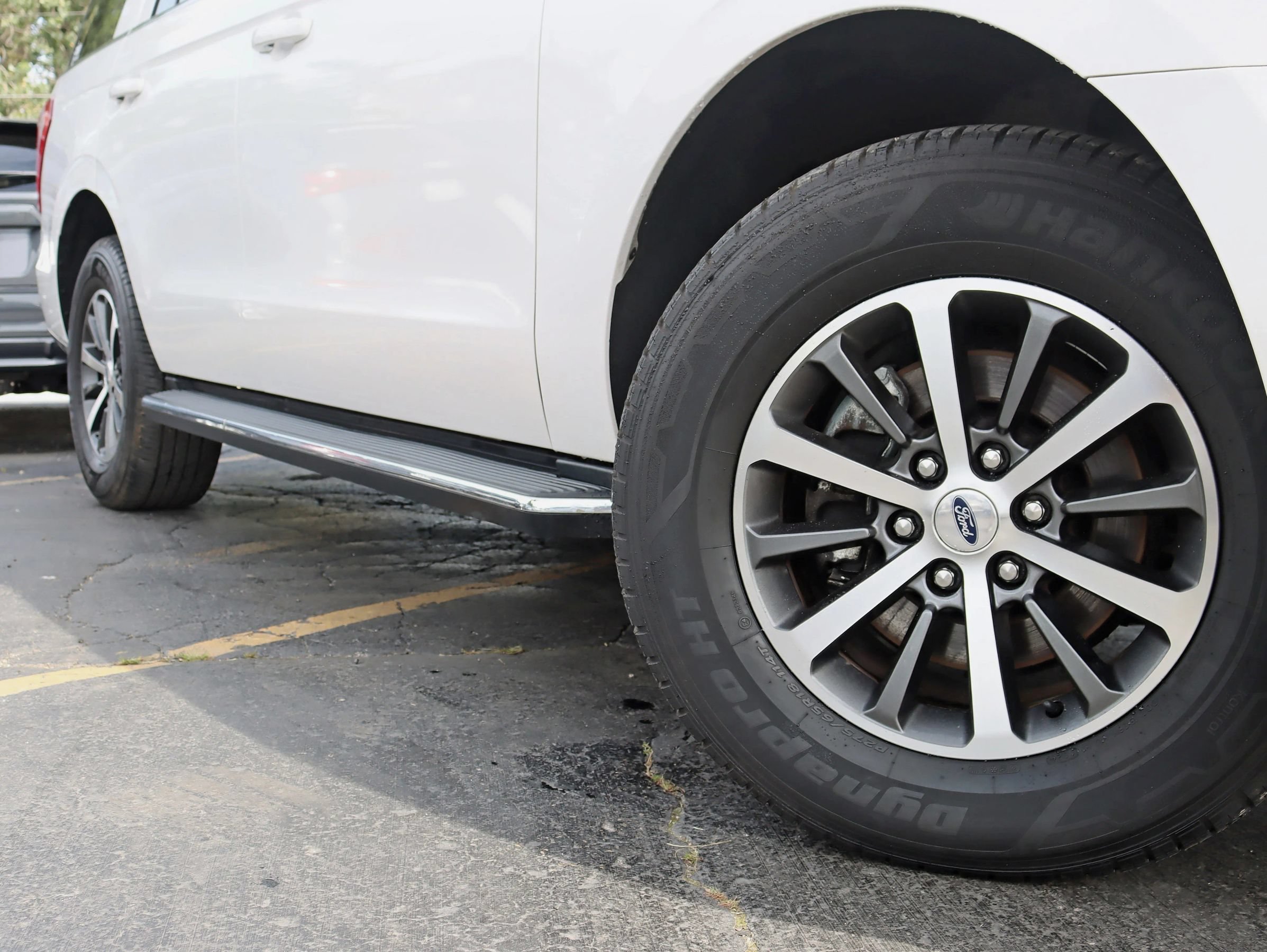 Used 2019 Ford Expedition XLT w/ Equipment Group 202A AWD/4WD image 5