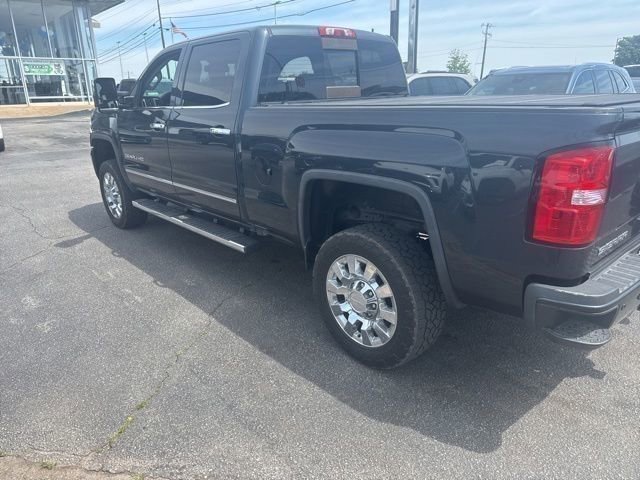 Used 2018 GMC Sierra 2500 Denali w/ Duramax Plus Package AWD/4WD image 6