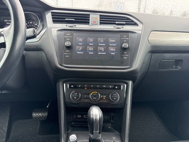 Used 2018 Volkswagen Tiguan SEL image 21