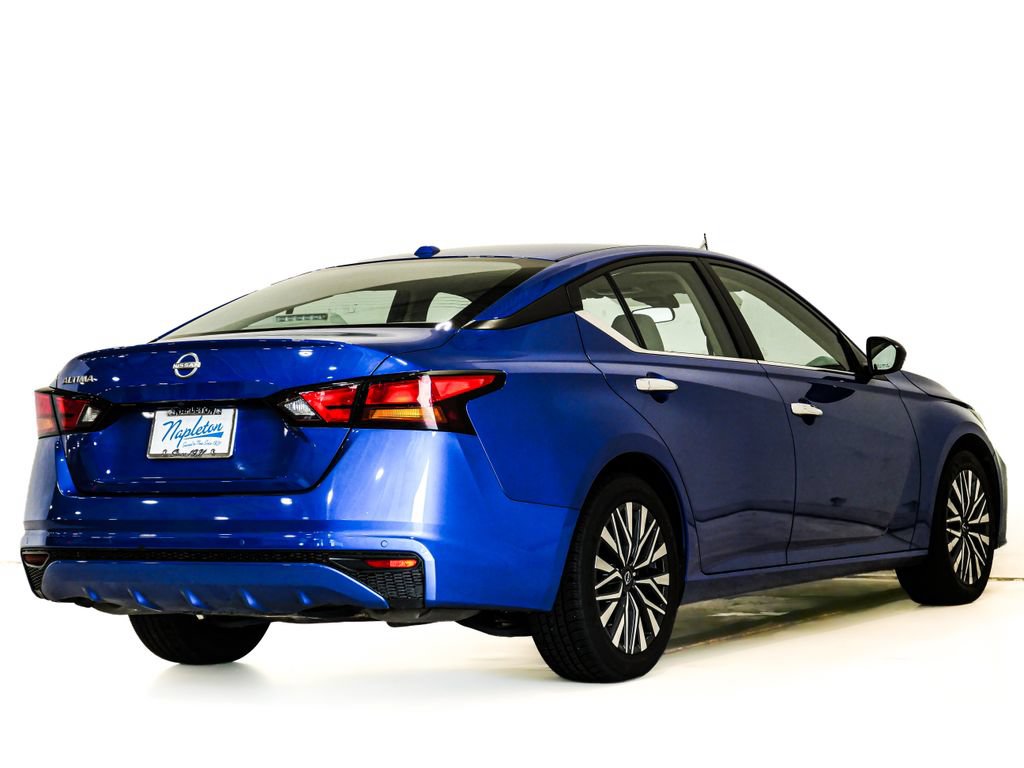 Used 2025 Nissan Altima 2.5 SV FWD image 5