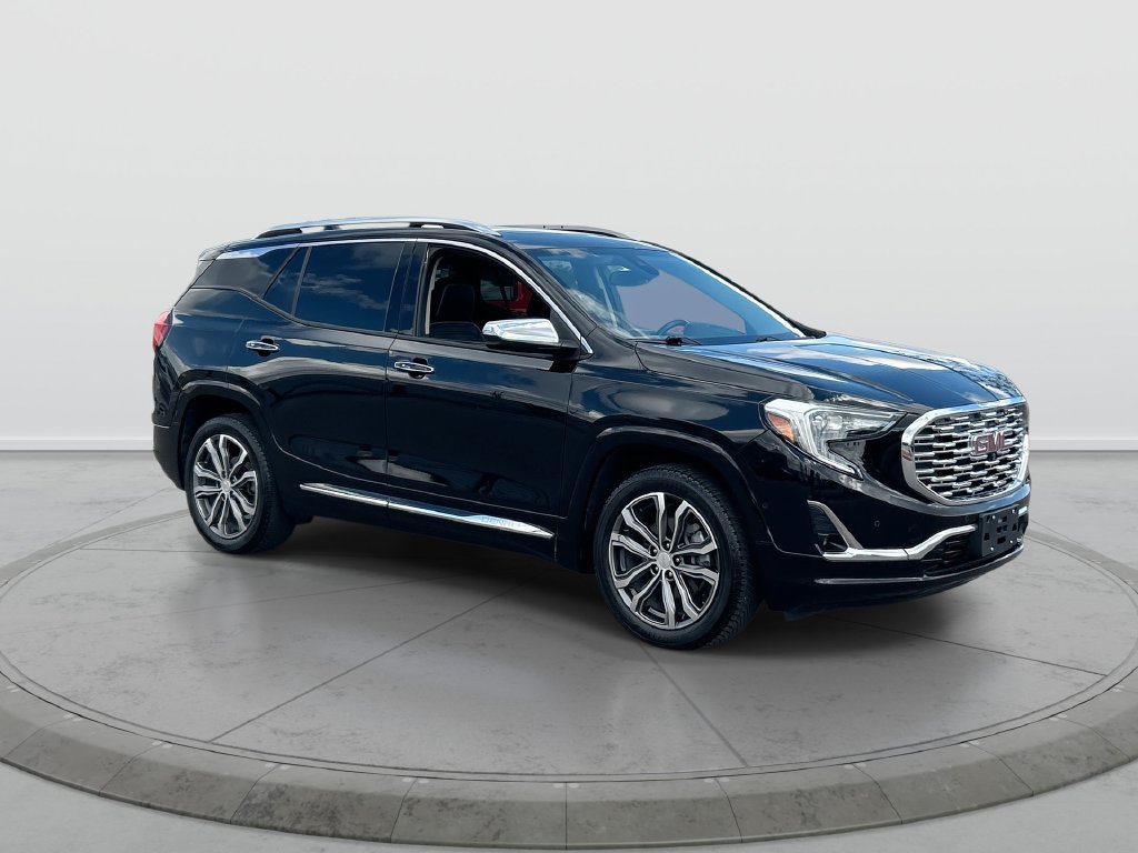 Used 2020 GMC Terrain Denali w/ GMC Pro Grade Package AWD/4WD image 2