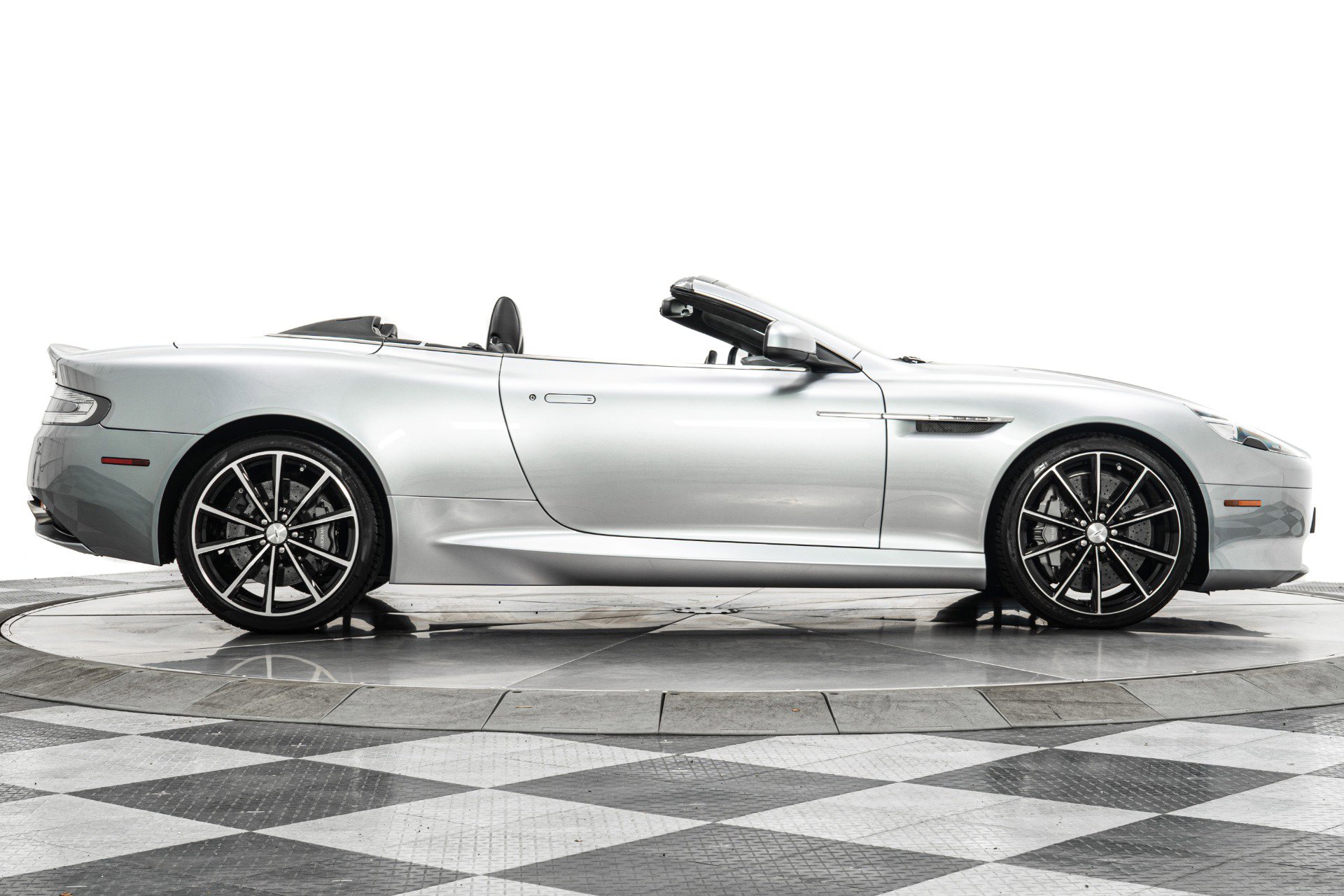 Used 2014 Aston Martin DB9 Volante image 40