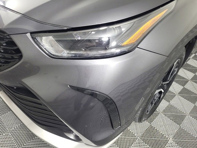 Used 2022 Toyota Highlander XSE image 4