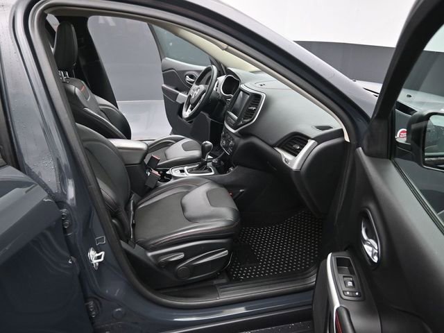 Used 2017 Jeep Cherokee Trailhawk w/ Comfort/Convenience Group image 35