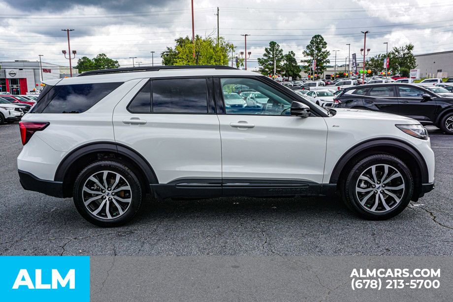 Used 2025 Ford Explorer ST-Line AWD/4WD image 9