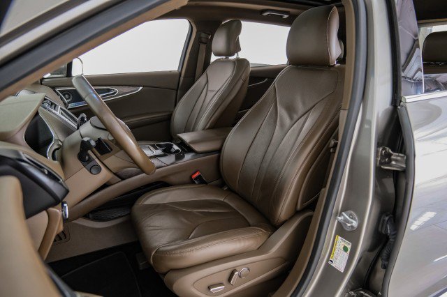 Used 2016 Lincoln MKX Reserve w/ Technology Package FWD image 32