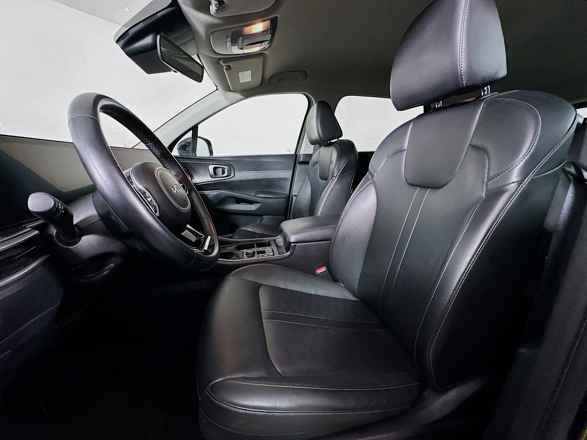 Used 2024 Kia Sorento S image 13