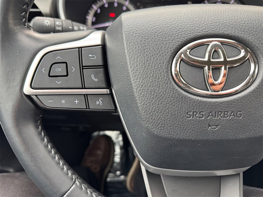 Used 2022 Toyota Highlander XLE image 29