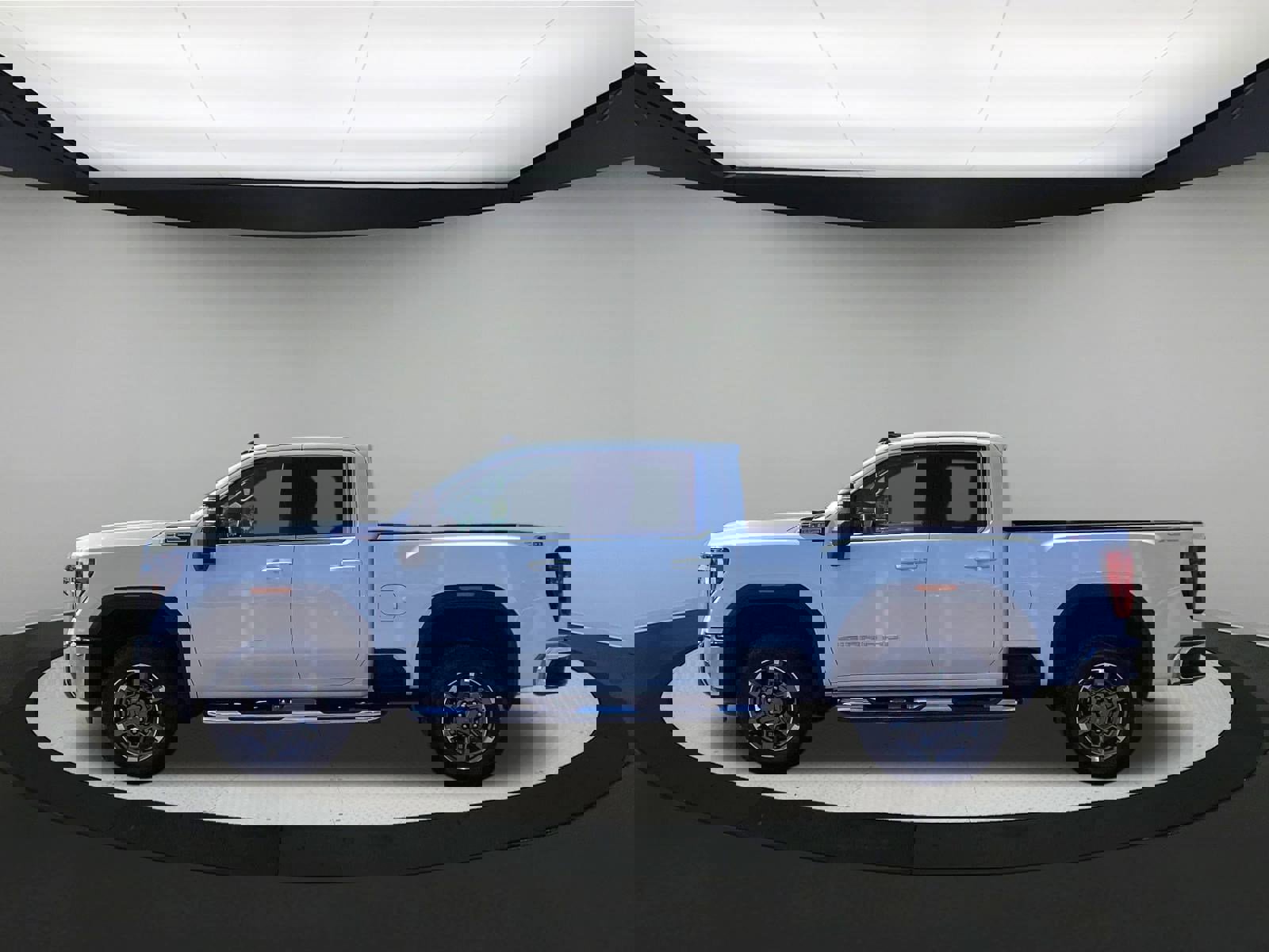 Used 2025 GMC Sierra 2500 SLE w/ SLE Value Package; image 5