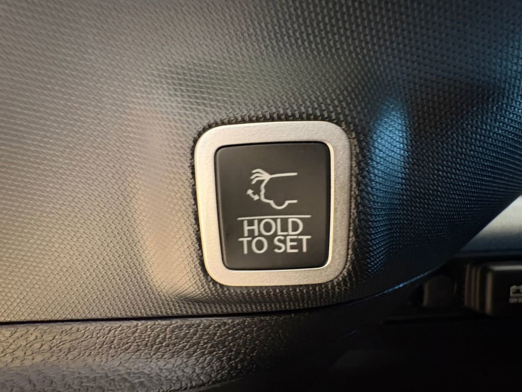 New 2026 Jeep Grand Cherokee Altitude RWD image 9