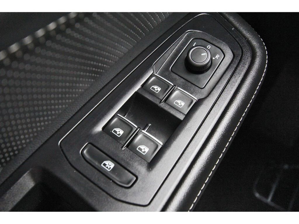 Used 2024 Volkswagen Atlas SE w/ Black Wheel Package image 26