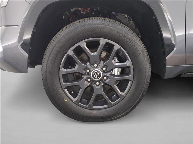 Used 2023 Toyota Tundra Platinum w/ Advanced Package AWD/4WD image 28