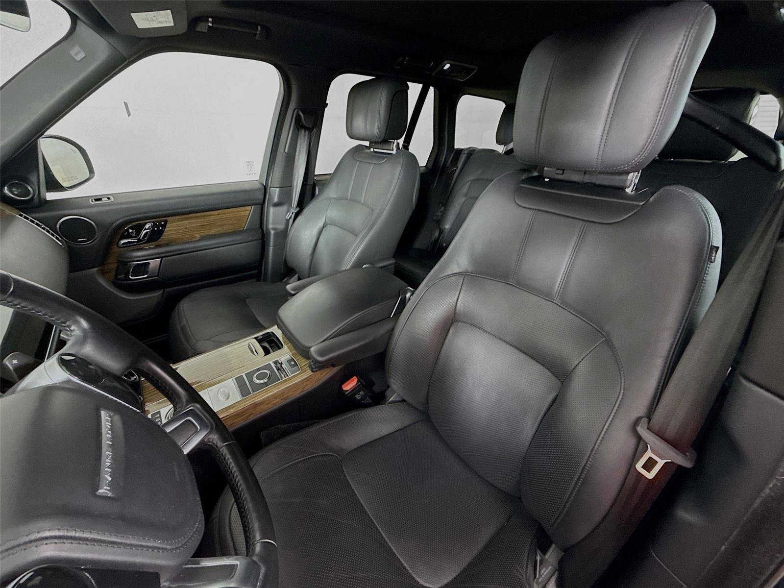 Used 2019 Land Rover Range Rover HSE image 2