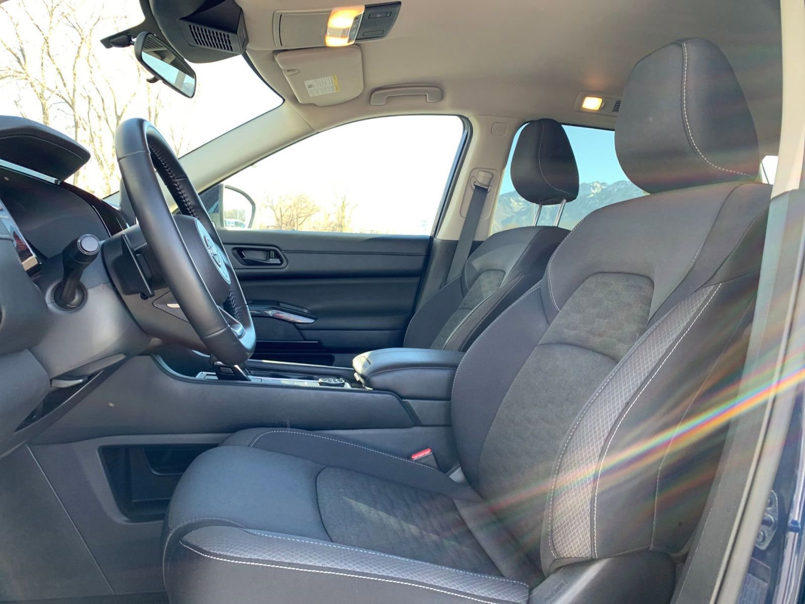 Used 2025 Nissan Pathfinder SV image 29