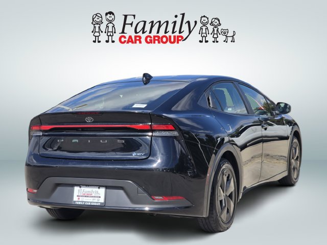 Used 2025 Toyota Prius LE FWD image 4