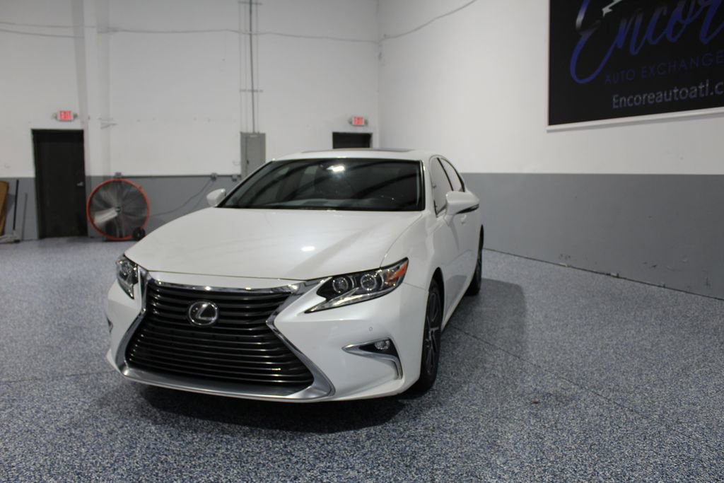 Used 2016 Lexus ES 350 w/ Luxury Package w/Wood Trim image 3