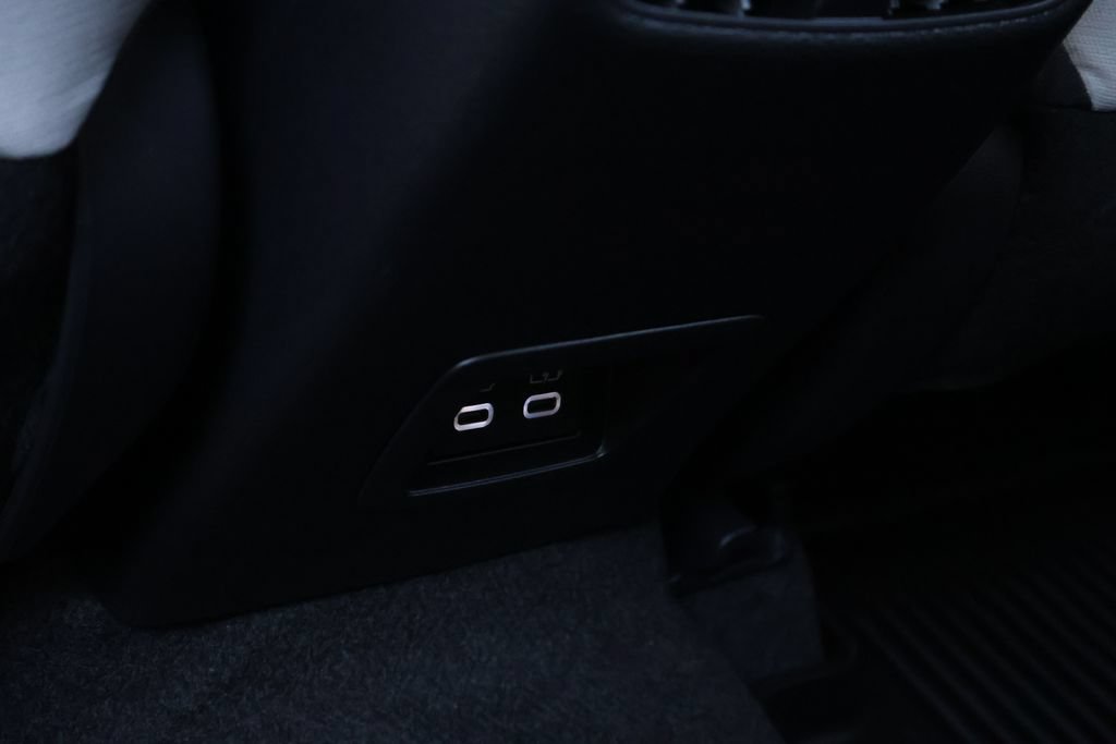 Used 2026 Toyota Corolla Cross LE FWD image 43