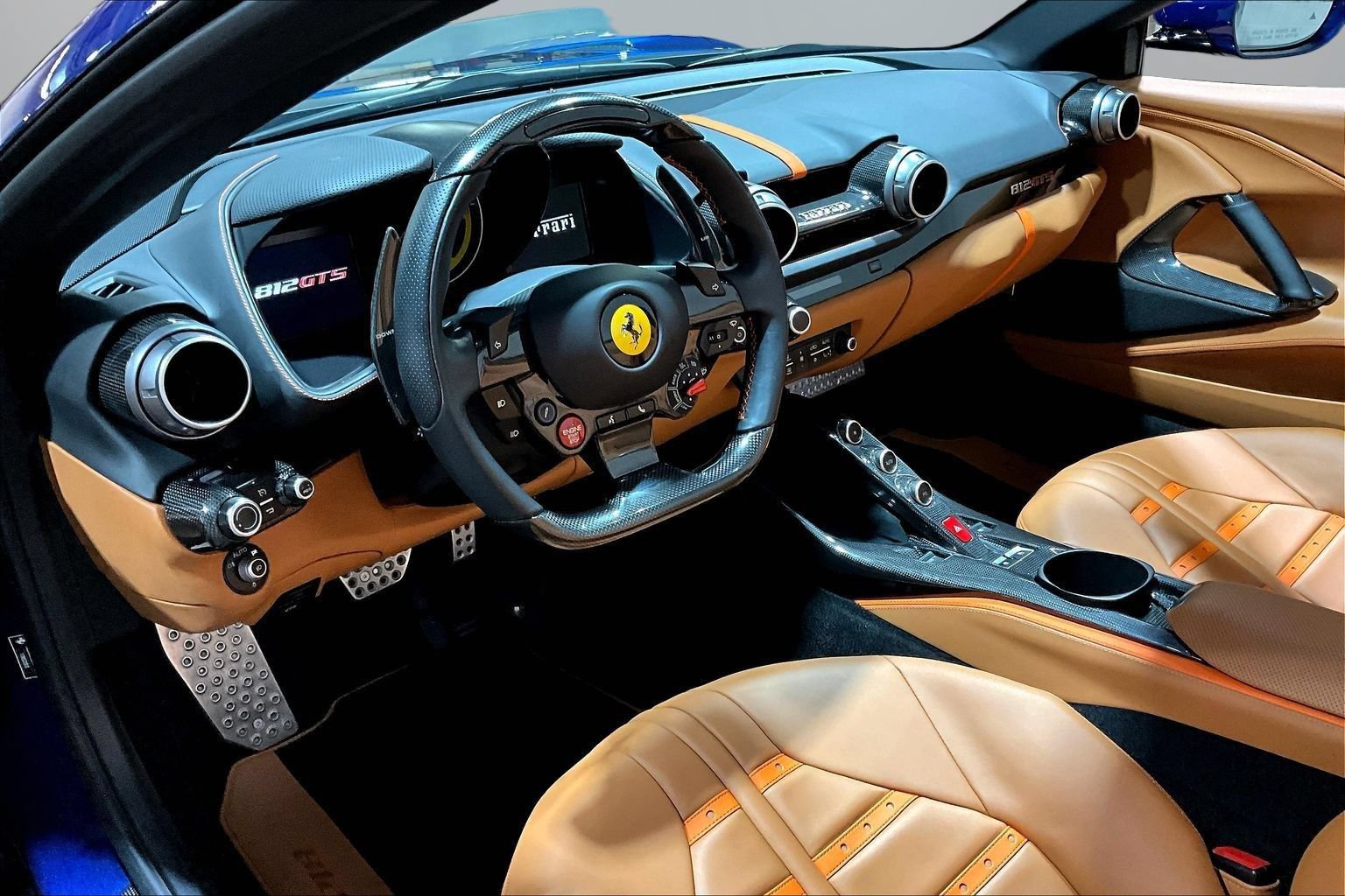 Used 2022 Ferrari 812 GTS RWD image 15