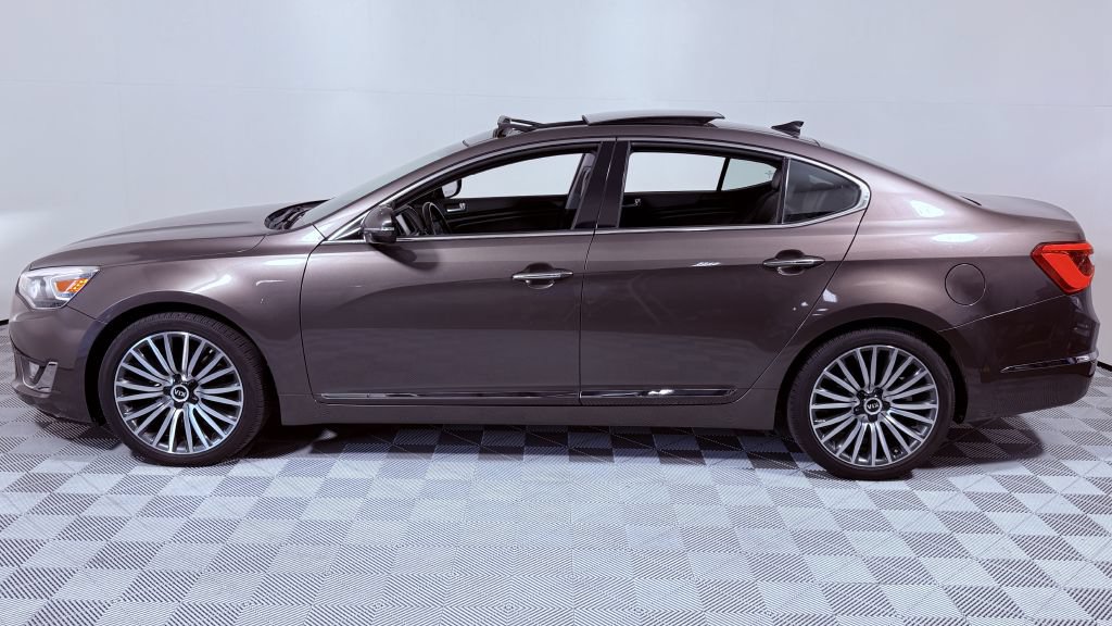 Used 2014 Kia Cadenza Premium w/ Technology Package FWD image 6
