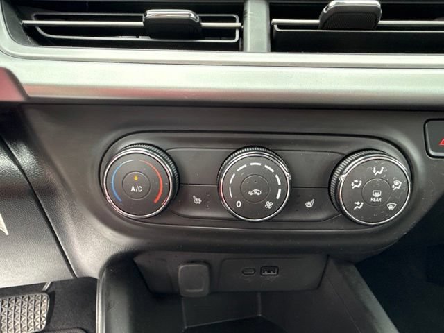 Used 2025 Chevrolet Trax LS w/ LS Convenience Package FWD image 27