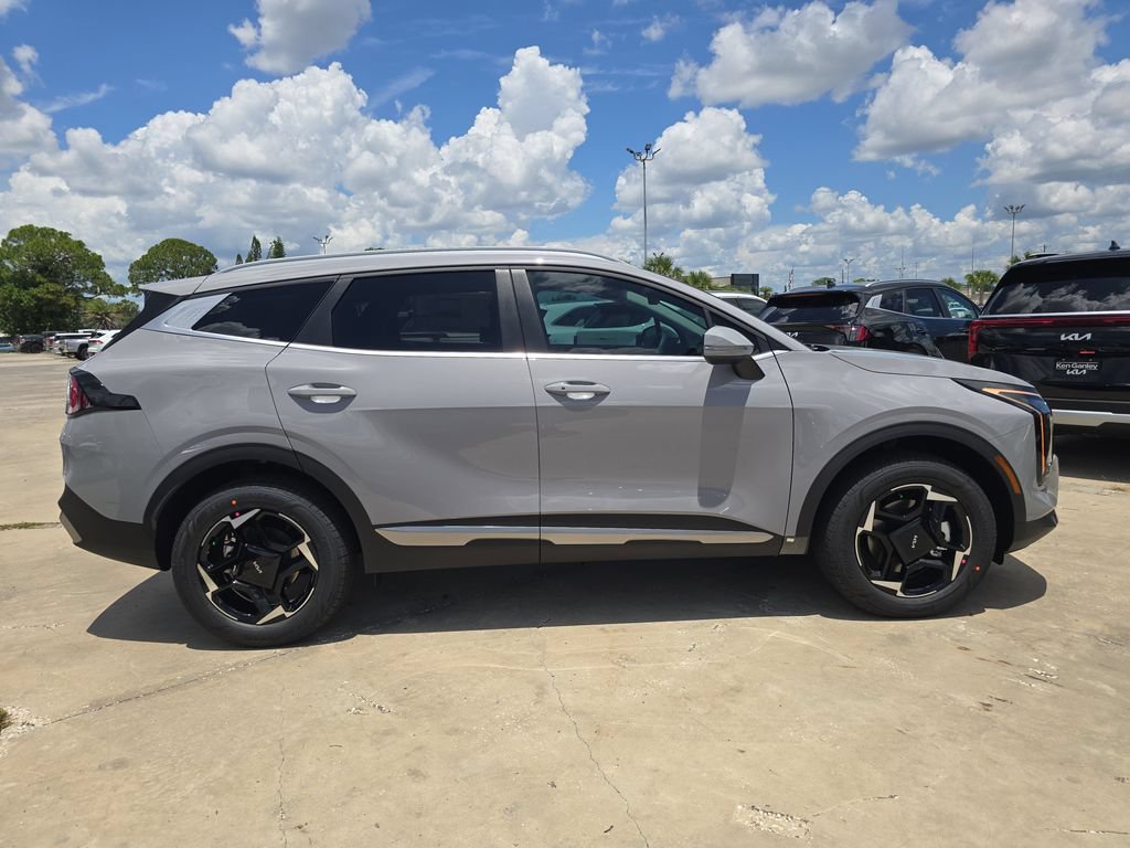 New 2026 Kia Sportage EX AWD/4WD image 9
