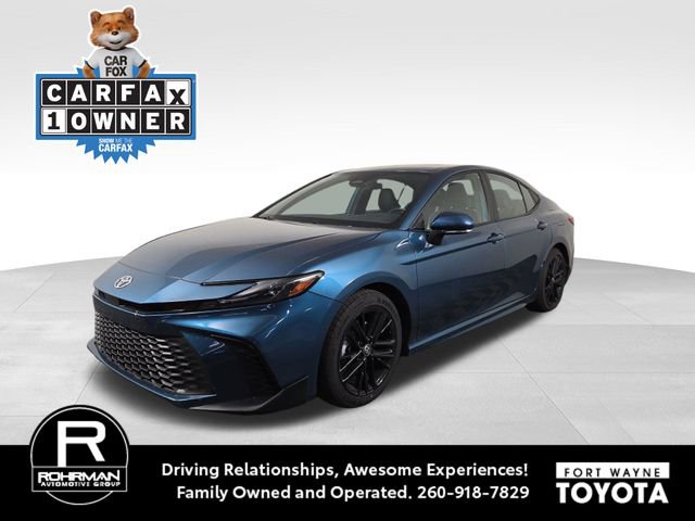Used 2025 Toyota Camry SE FWD image 1