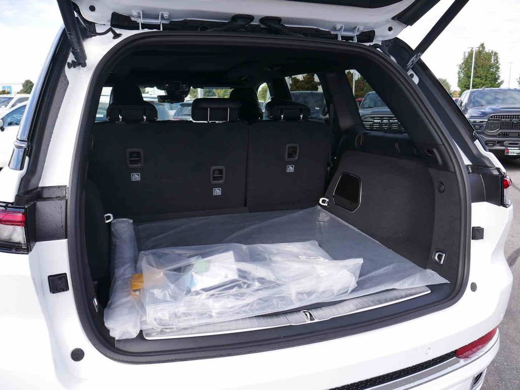 New 2025 Jeep Grand Cherokee Summit w/ Adv Protech Group IV image 6
