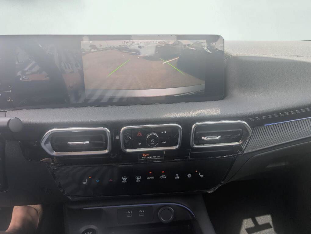 New 2026 Nissan Sentra SV w/ SV Convenience Package FWD image 11