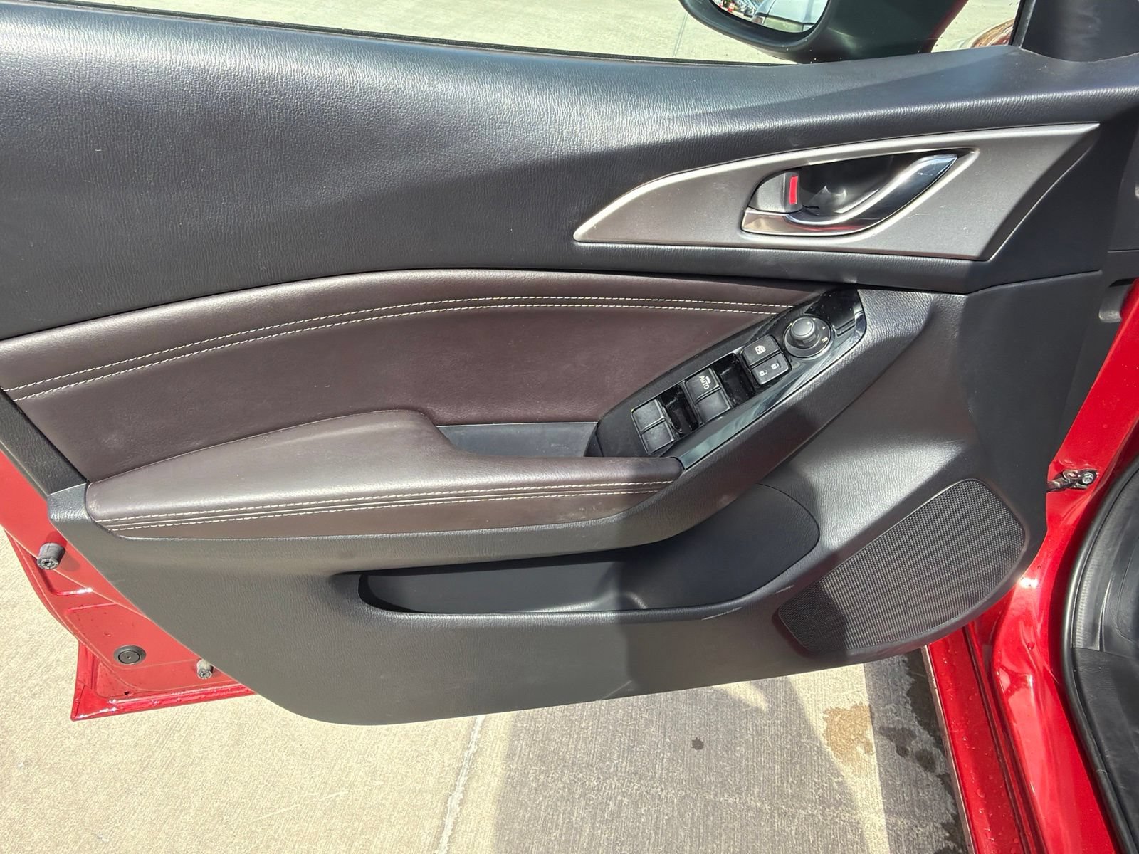 Used 2018 MAZDA MAZDA3 Touring FWD image 13