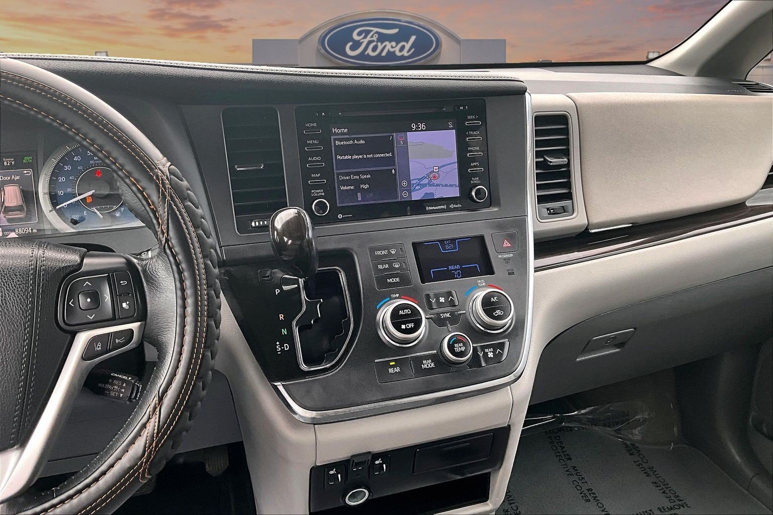 Used 2018 Toyota Sienna XLE w/ XLE Navigation Package FWD image 6