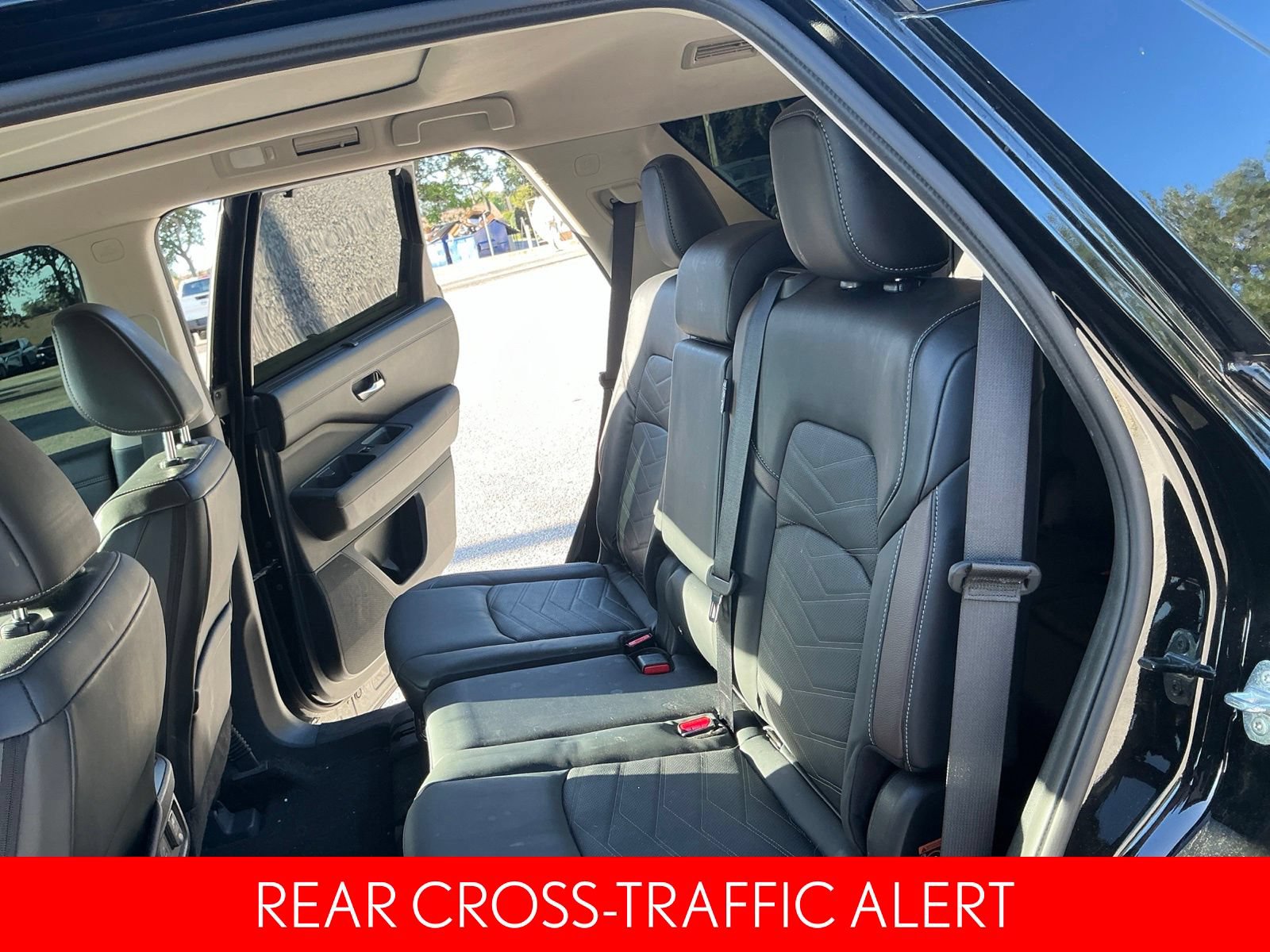 Certified 2024 Nissan Pathfinder Platinum w/ Cargo Package FWD image 12