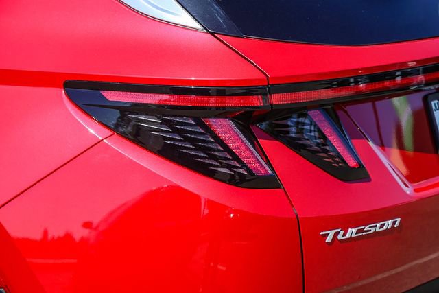 Certified 2023 Hyundai Tucson Limited AWD/4WD image 10