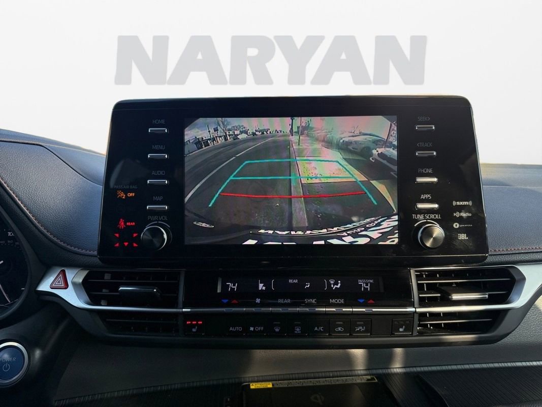 Used 2022 Toyota Sienna XSE w/ XSE Plus Package image 18