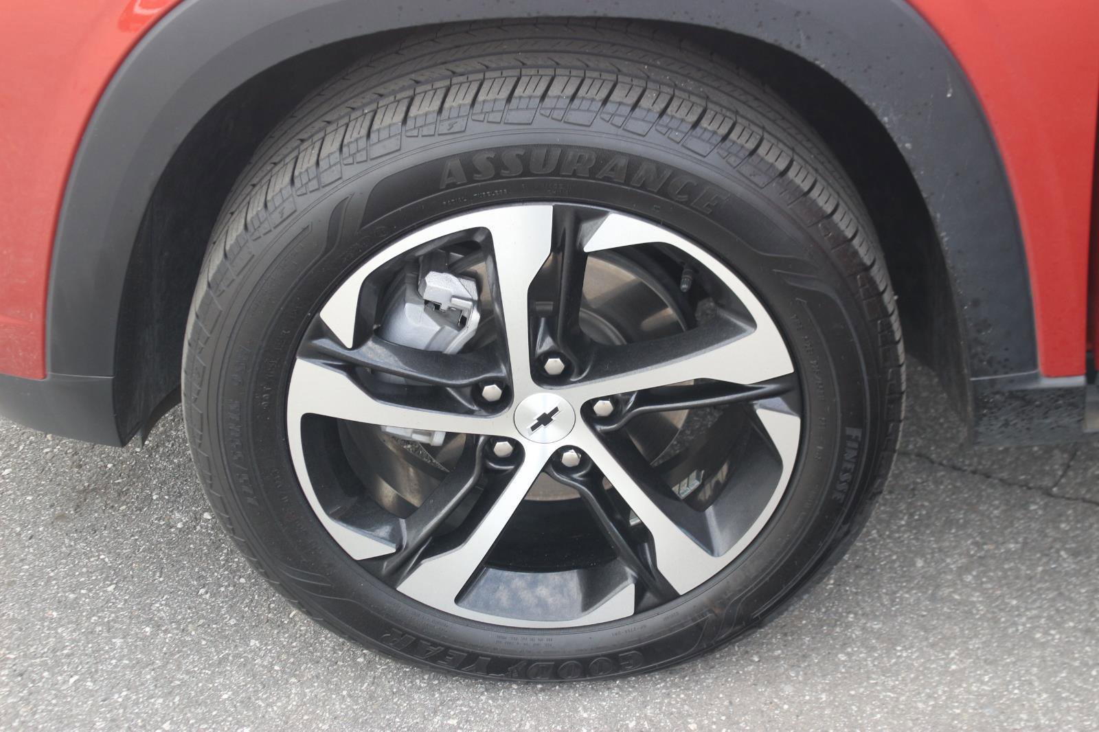 Used 2024 Chevrolet Trax RS w/ Driver Confidence Package image 35