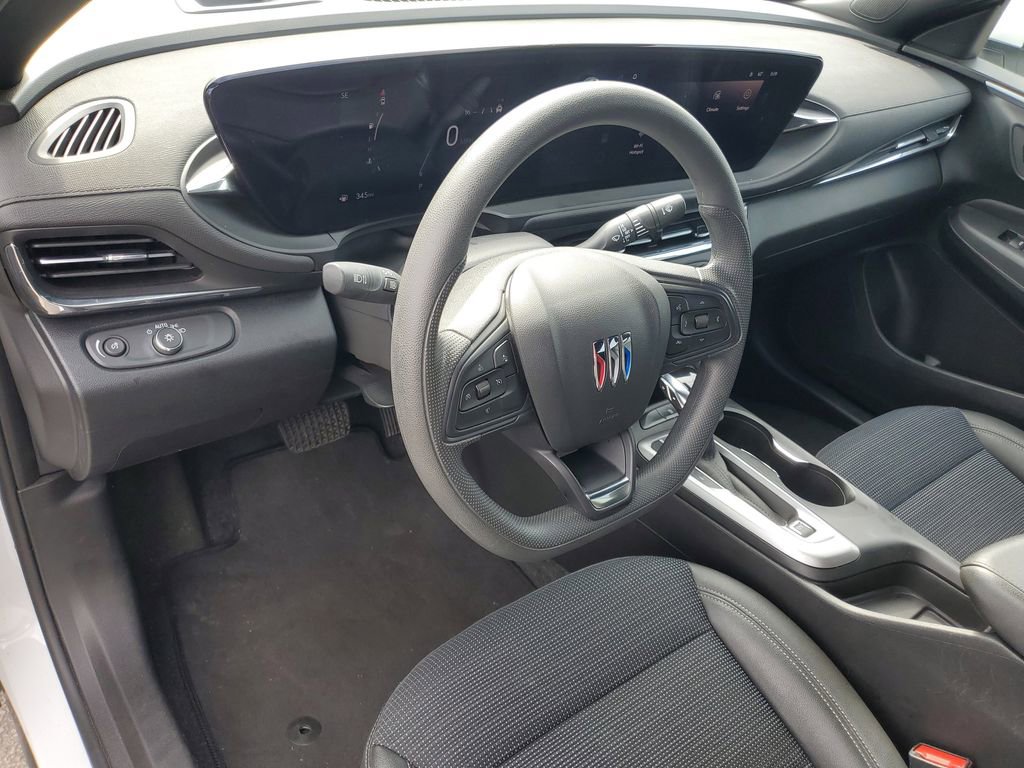 Used 2025 Buick Envista Preferred image 13
