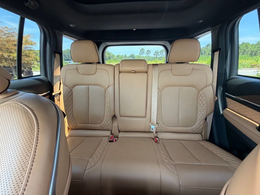Used 2022 Jeep Grand Cherokee Summit AWD/4WD image 39