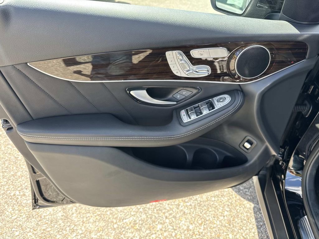 Used 2019 Mercedes-Benz GLC 300 image 18