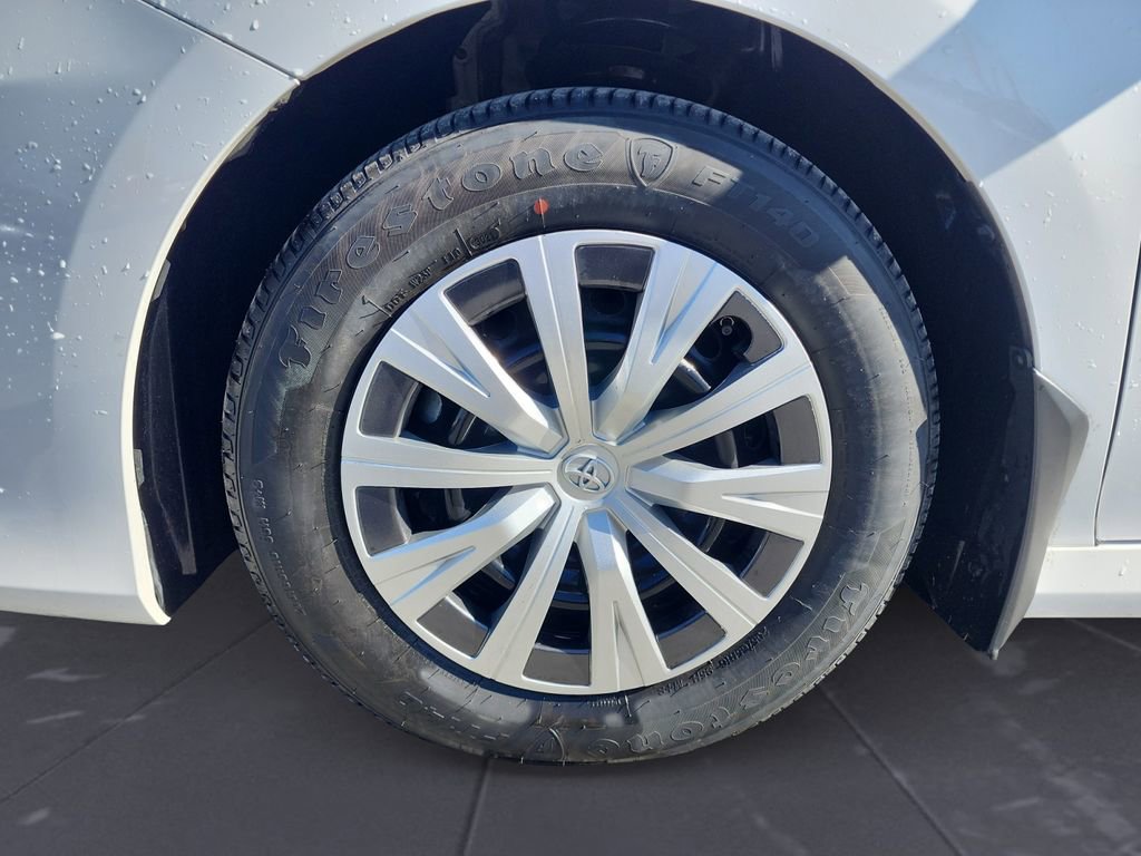 Used 2022 Toyota Camry LE image 14