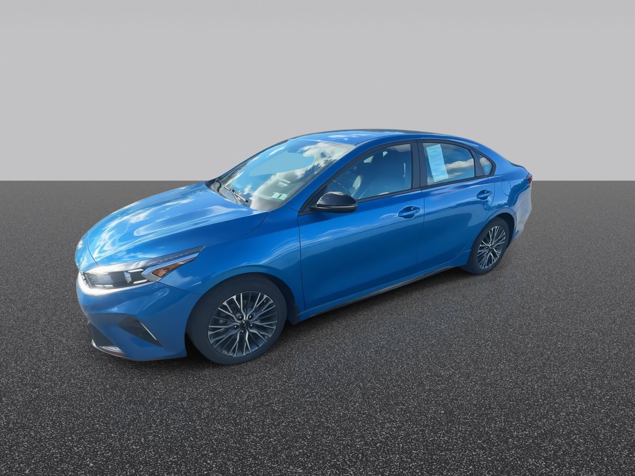Used 2023 Kia Forte GT-Line w/ GT-Line Technology Package FWD image 5