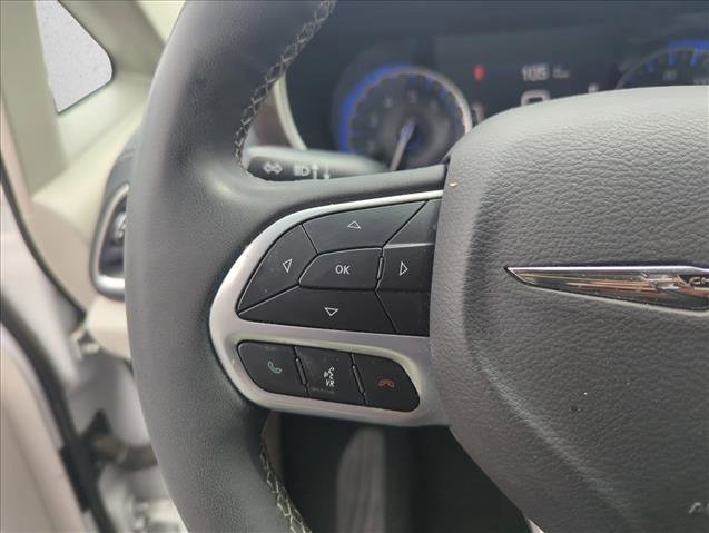 Used 2023 Chrysler Pacifica Limited image 12